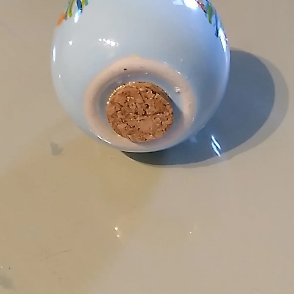 Porcelain potpourri diffuser. Excellent for linen closet. - Picture 3 of 7